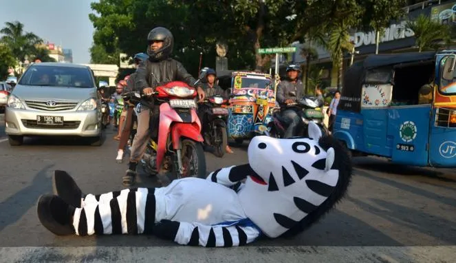 Kecelakaan di Jalan Memang Mengenaskan. Tapi Kalau 7 Kejadian Ajaib Ini Terjadi, Apa Nggak Mencengangkan? 10