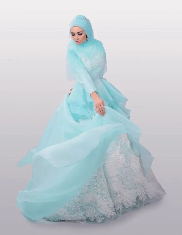 15 Inspirasi Gaun Pernikahan Syar'i Simple tapi Elegan 21