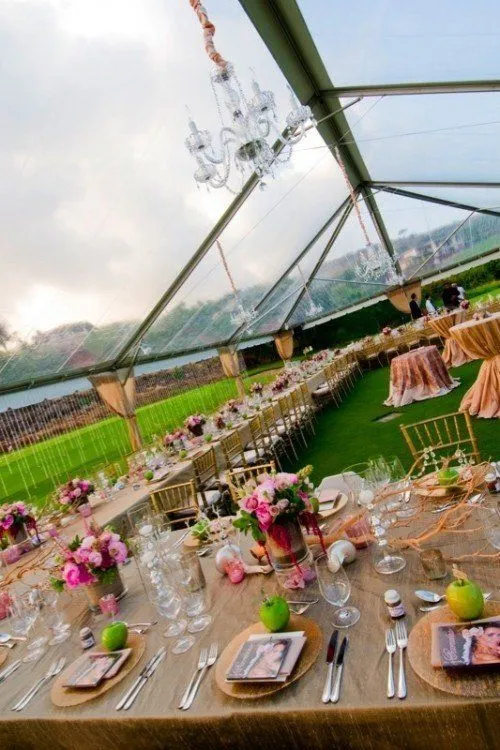 20 Inspirasi Tenda Resepsi yang Cantik dan Berkesan Mewah, Meskipun Disewa dengan Harga Murah 22