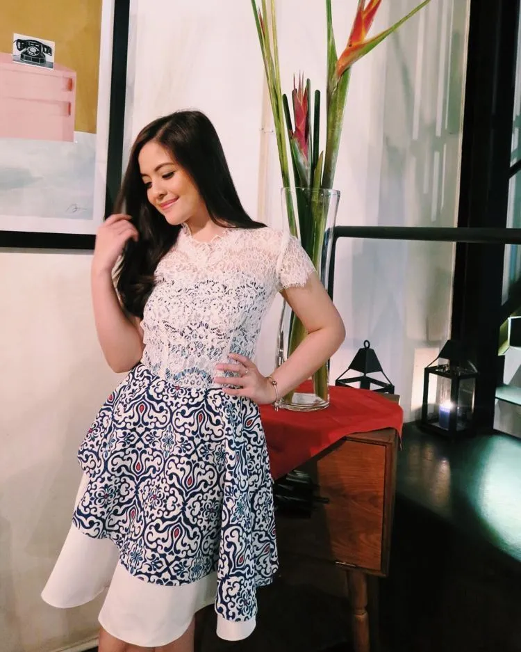 Dear Cewek Mungil dan Berpipi Chubby, 15 Style Tasya Kamila Ini Cute dan Elegan Buatmu 20