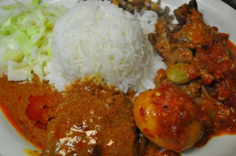 Mengapa Warung Makan Padang Ada di Seluruh Penjuru Indonesia? Ini Nih Alasannya! 10