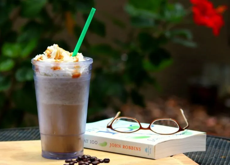 Dari Minuman Kesukaannya, Kebiasaan Sampai Cara Ngobrol Pasanganmu Bisa Ditebak! 13