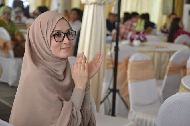 Simak Metamorfosa 6 Seleb Ini: Dari Hijabers Menjelma Menjadi Syar'I, Siapa Tahu Kamu Terinspirasi 17