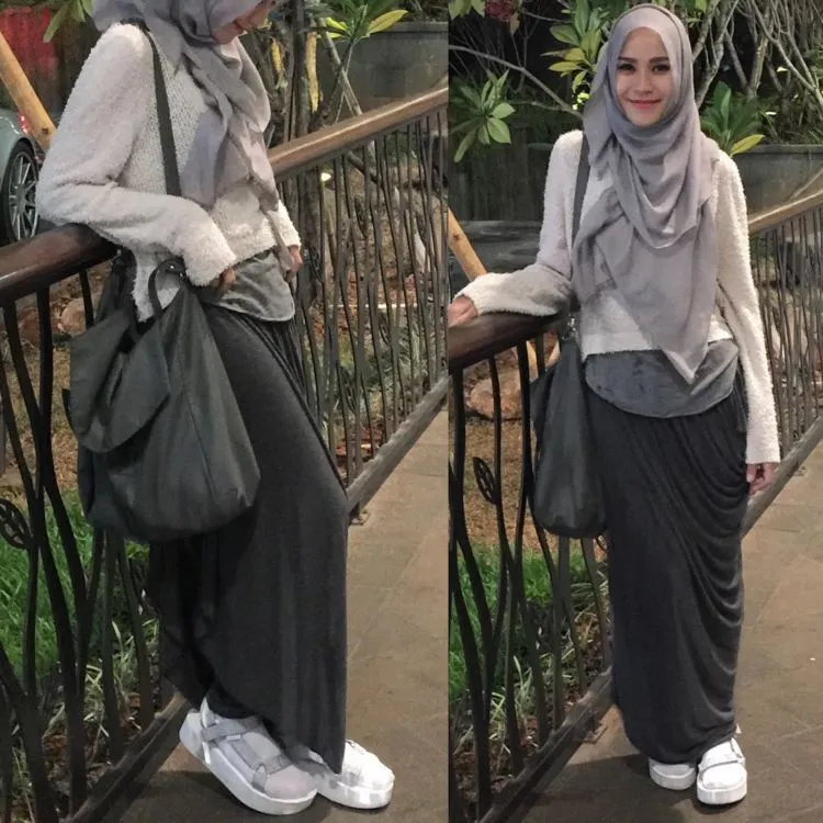 Kamu yang Ingin Tampil Berhijab Syar'i Tanpa Tapi, Jangan Sampai Salah Padu Padan Kaos Kaki 22