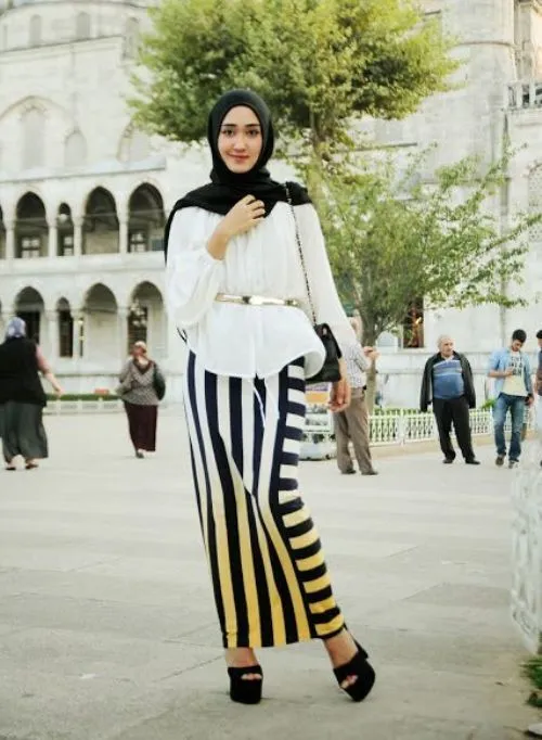 Cara Gampang Terlihat Tinggi dan Langsing Secara Instan, Pakai Saja Rok Pensil! 23