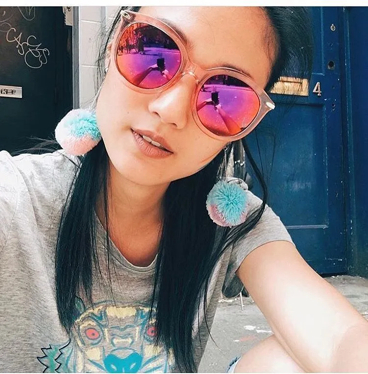 Anting Pompom Ampuh Menjawab Kegelisahan Para Cewek untuk Tampil Keren dan Kekinian 22
