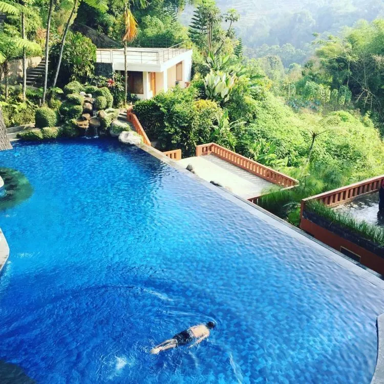 10 Kolam Renang Infinity dengan Pemandangan Terbaik. Nikmati Bersama Pasangan Tambah Asik! 12