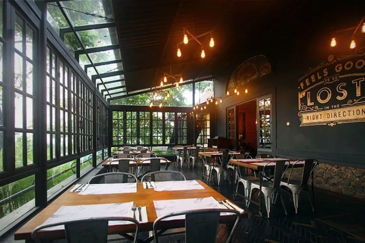 12 Cafe Instagrammable Ini Bisa Jadi Tujuanmu di Semarang! Cocok Buat Nongkrong Bareng Teman 18