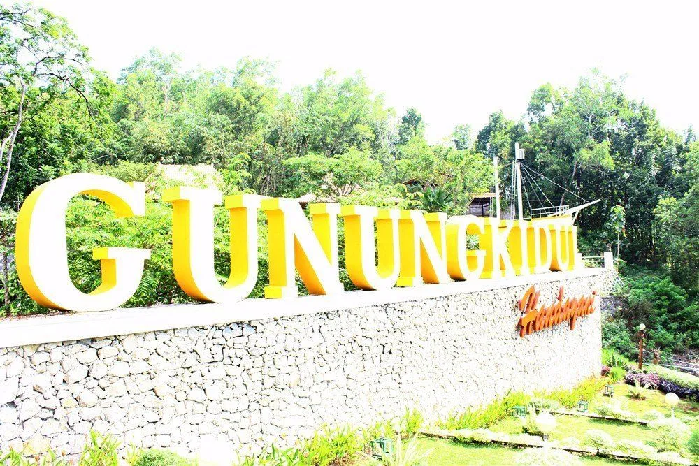 Jangan Ngaku Pecintai Pantai Jika Belum Mantai di Gunung Kidul Yogyakarta