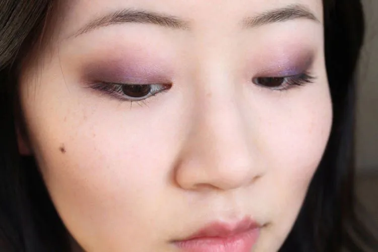 5 Tutorial Makeup Super Gampang, Cewek yang Nggak Pernah Dandan Pun Pasti Bisa Ikutin 15