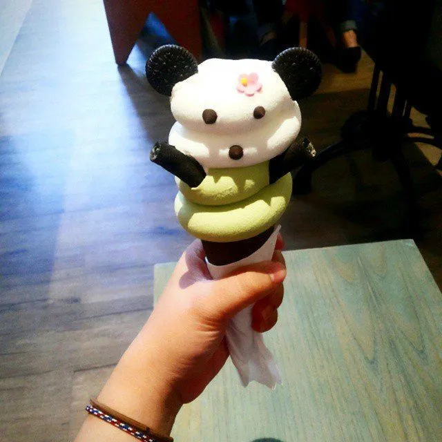 11 Es Krim Instagrammable yang Bakal Bikin Kamu Nge-Hits dan Naik Level! Huuum, Yummi... 14