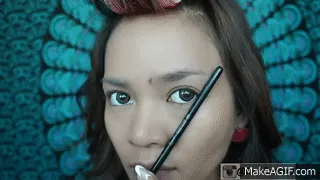 Tak Perlu Pusing Membentuk Alis Lagi, Asal Kamu Terapkan 4 Langkah Super Gampang Ini 13