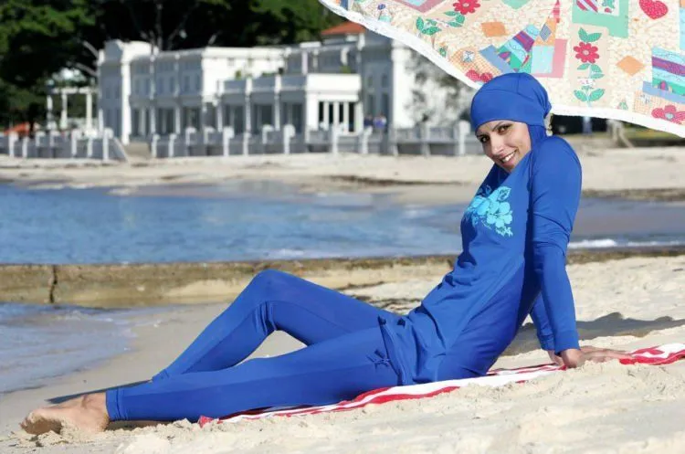 Mengenal Lebih Jauh Pakaian Renang Muslimah Menutup Aurat; Burkini 6