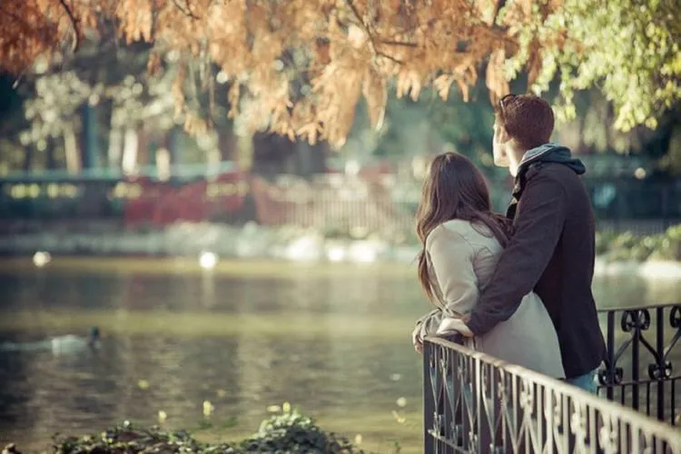 4 Alasan Tersembunyi Kenapa Cowok Mau Repot-Repot Romantis Ke Ceweknya. Aslinya Sih Agak Males 5
