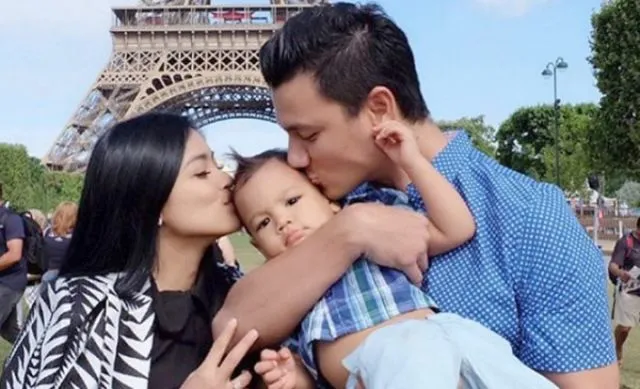 Setelah Kamu Baca Kisah Cinta 8 Pasangan Ini, Dijamin Kamu Nggak Ingin Sendiri Lagi 9