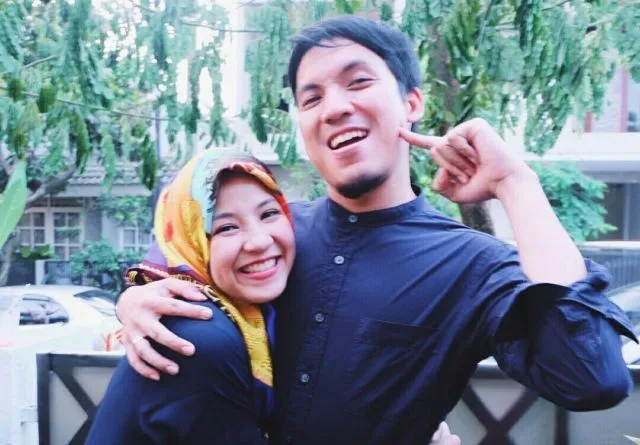 Setelah Kamu Baca Kisah Cinta 8 Pasangan Ini, Dijamin Kamu Nggak Ingin Sendiri Lagi 12