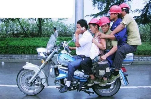 5 Momen Canggung Ini Hanya Bisa Dirasain Sesama Cowok. Asli Bikin Nggak Enak Banget 6