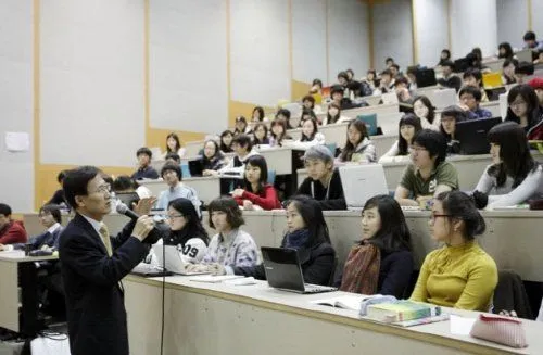 Tanpa Perlu Ribet Jadi Mahasiswa, 7 Cara Ini Bikin Kamu Serasa Lanjut S2! 8