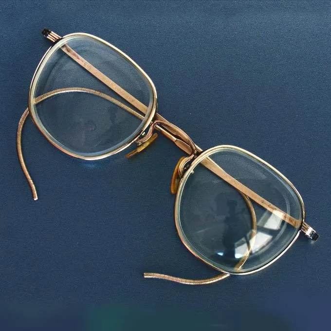18 Inspirasi Kacamata Vintage Khusus Mata Minus yang Bisa Kamu Tiru. Bye-bye Cupu! 52