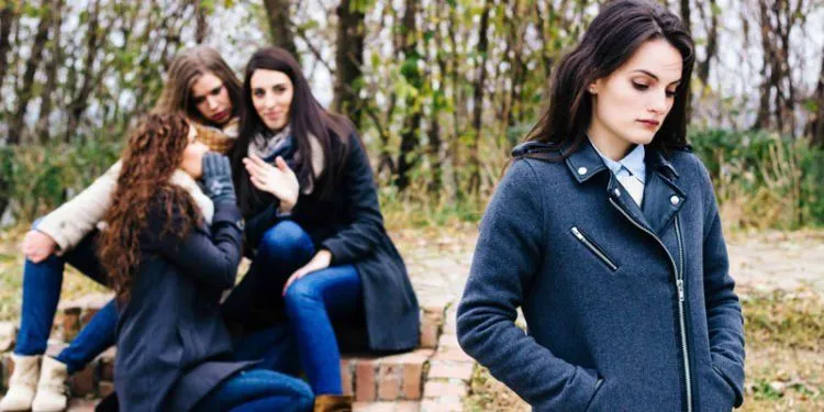 Biar Kamu Nggak Keliru, Ini Lho Bedanya Introvert Dengan Pobia Sosial! Sekilas Sama Ternyata Beda! 10