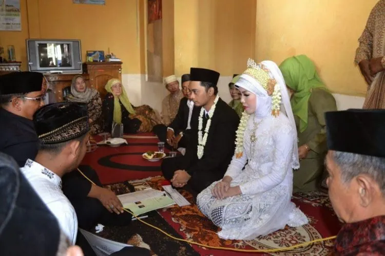 Alasan Nikah Nggak Perlu Mewah dan Hamburkan Banyak Rupiah, yang Penting Sah 14