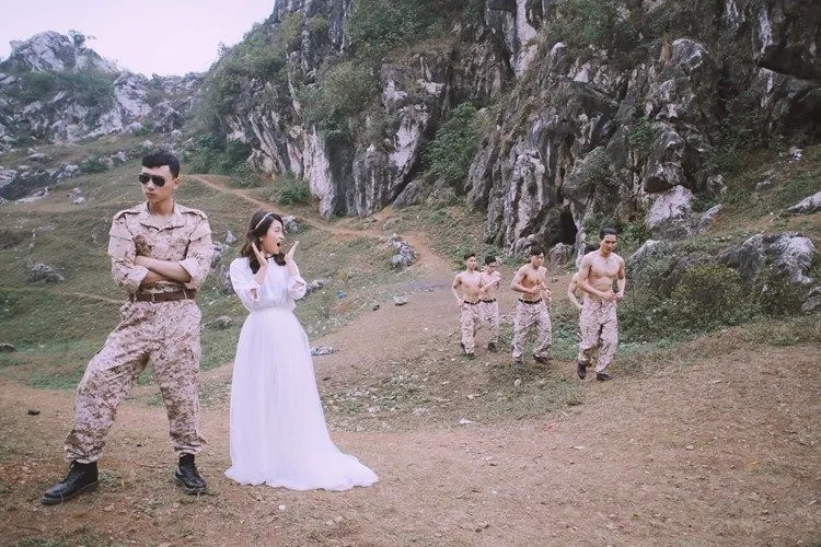 Yang Ngaku Fans K-Drama Descendants of The Sun, Berani Foto Prewedding Seperti Ini? 16