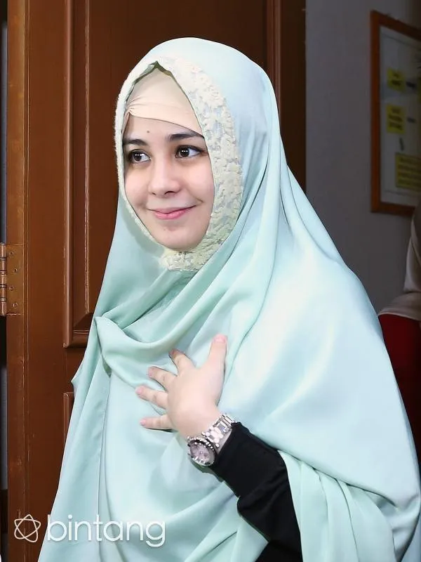 Simak Metamorfosa 6 Seleb Ini: Dari Hijabers Menjelma Menjadi Syar'I, Siapa Tahu Kamu Terinspirasi 13