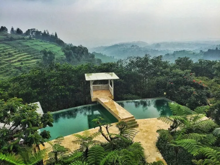 10 Kolam Renang Infinity dengan Pemandangan Terbaik. Nikmati Bersama Pasangan Tambah Asik! 18