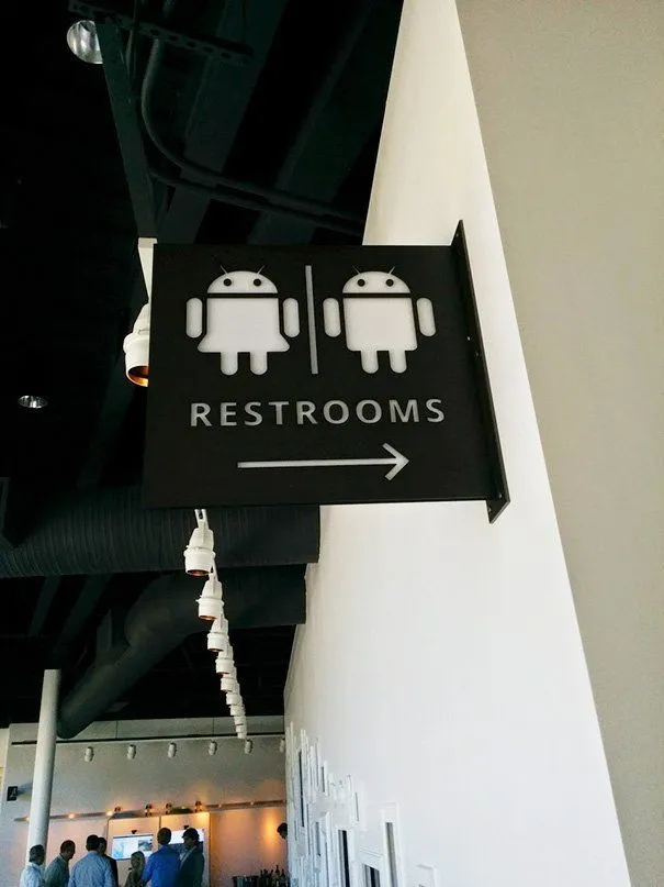 20 Tanda Toilet Paling Kreatif di Dunia. Ada yang Lucu, Ada Juga yang Nyindir Cewek Banget 22