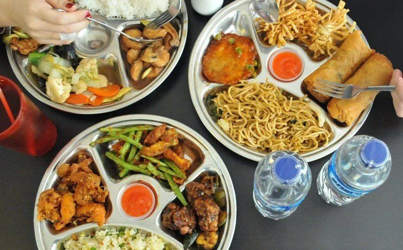 6 Restoran di Bandung yang Asyik Buat Makan Keroyokan. Kamu Nekat Kalau Mau Makan Sendirian! 8