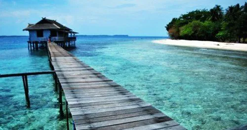 Mencintaimu Bagaikan Mencintai Indonesia. Begitu Indah Namun Tak Sanggup Terjamah... 5