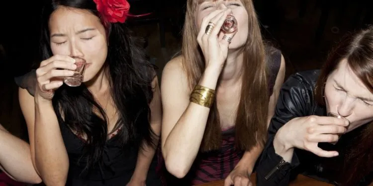 8 Alasan Kenapa Kamu Perlu Mencoba Ikut Clubbing, Setidaknya Sekali Agar Hidup Jadi Lebih Baik 9