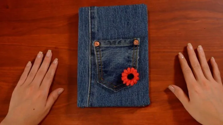 Ingin Celana Jeans Lamamu Terlihat 'Baru'? 7 Modifikasi Keren Ini Bisa Banget Kamu Tiru 13