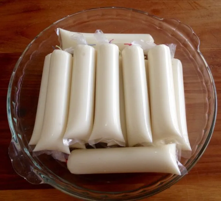 Nostalgia Yuk Sama Es Lilin Favorit Masa Kecil! Intip Cara Bikinnya Lewat 13 Kreasi Ini 18