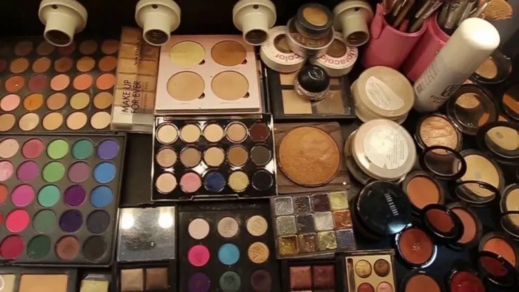Make Up Artist Pengantin Kok Tarifnya Mahal Ya? Simak Dulu 11 Alasan Ini Untuk Tahu Kenapa 13