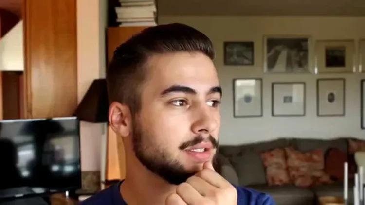 8 Jenis Potongan Rambut Cowok yang Paling Disukai Para Cewek! Kamu Termasuk Nggak, Bro? 11