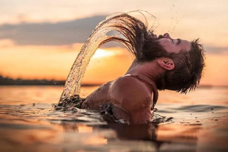 7+ Foto yang Buktikan Bahwa Cowok Sama Sekali Nggak Bisa Berpose Seperti Ini. Semua Itu Milik Cewek! 12