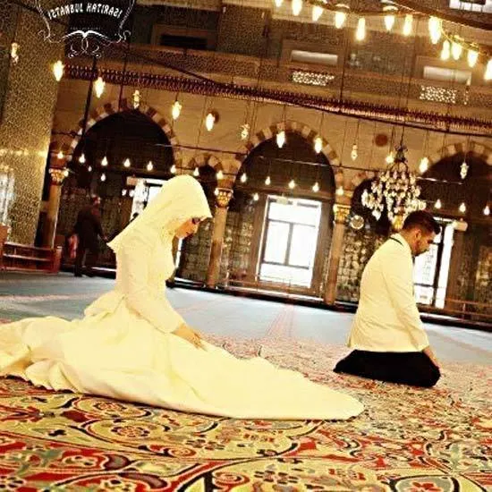 Buat Cowok yang Hobi Ngimamin Ceweknya Sholat. Baca 4 Hal Ini Dulu Biar Nggak Salah Paham 7