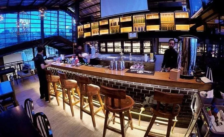 12 Cafe Instagrammable Ini Bisa Jadi Tujuanmu di Semarang! Cocok Buat Nongkrong Bareng Teman 13