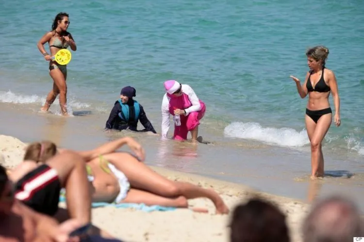 Mengenal Lebih Jauh Pakaian Renang Muslimah Menutup Aurat; Burkini 10