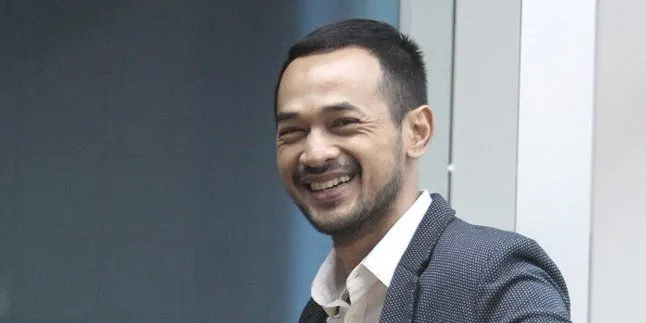 Hati Luluh, Lutut Tergetar, Itulah Akibat Dari Pesona Mereka Si Laki-laki Brewokan! 16