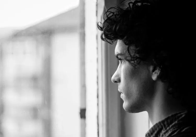 7 Alasan yang Menguatkan Cowok Untuk Bertahan, Meski Hubungan Tak Lagi Nyaman 12