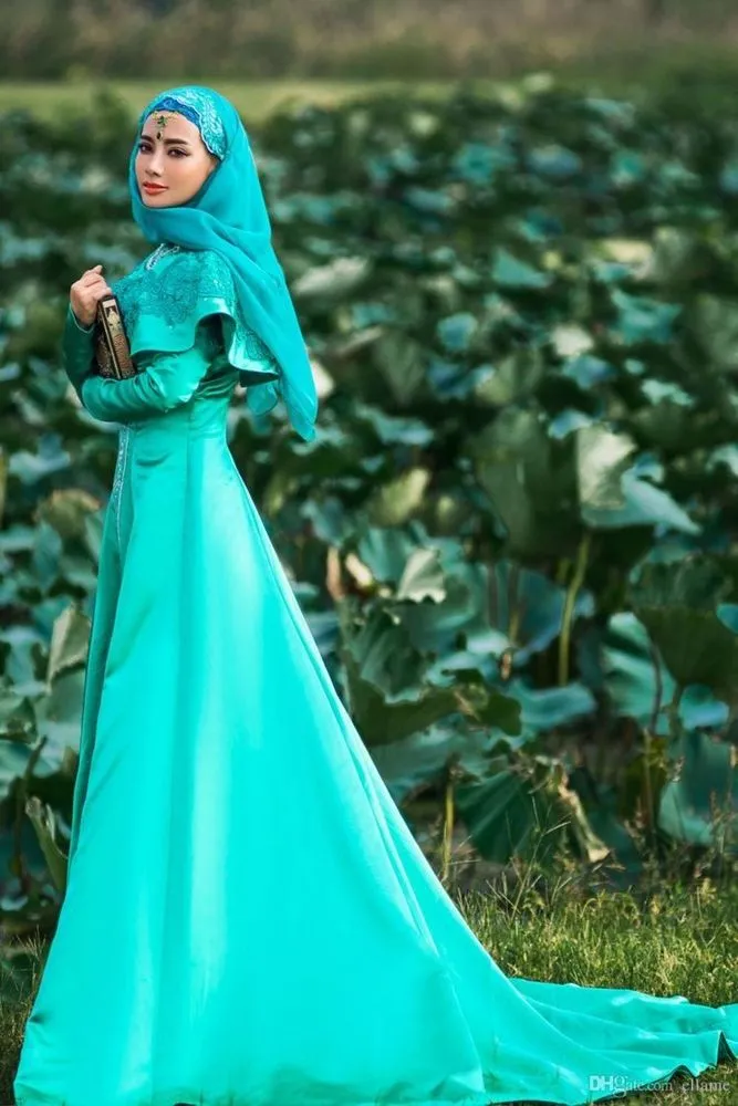 15 Inspirasi Gaun Pernikahan Syar'i Simple tapi Elegan 19