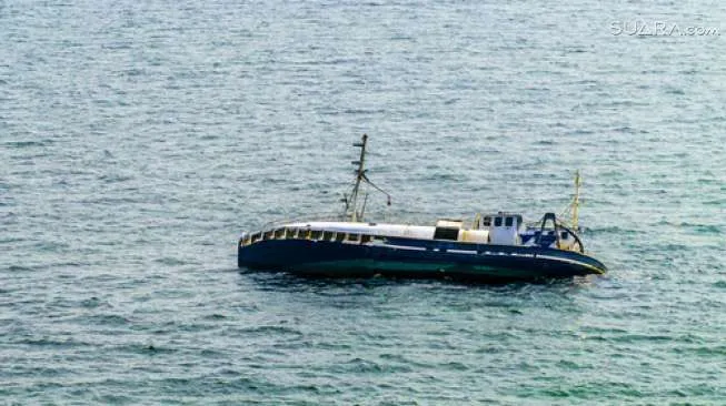 Kapal Tenggelam di Tanjung Pinang. 10 Nyawa Melayang, Semoga yang Hilang Segera Ditemukan! 7