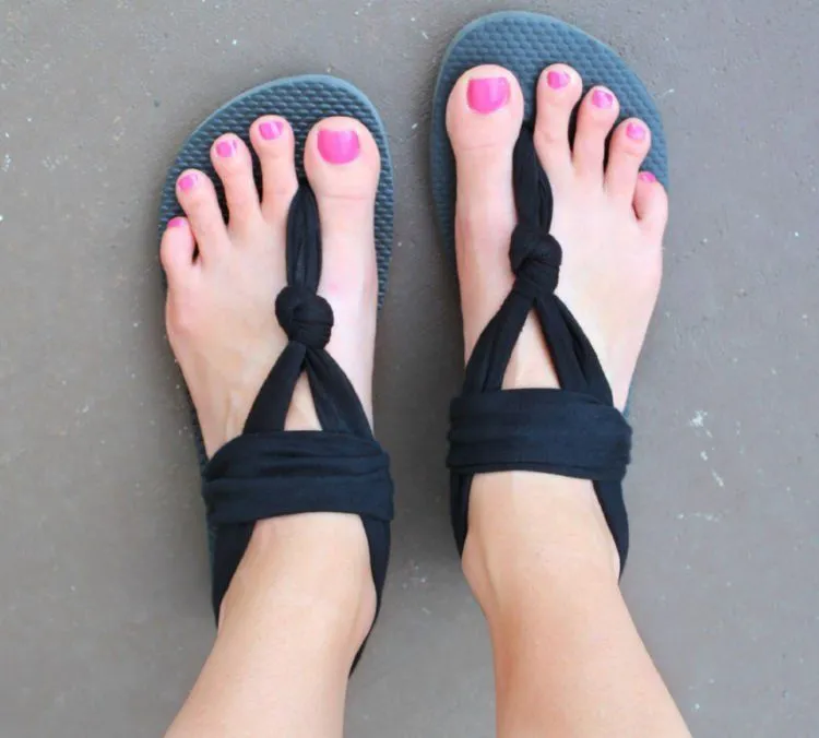 DIY Sandal Jepit Kreasi yang Nggak Ada di Toko. Tadinya Murahan Jadi Naik Levelnya 14