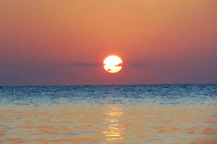 6 Hal Romantis yang Bisa Kamu Lakukan Saat Bulan Madu di Pantai Selain Bali 12