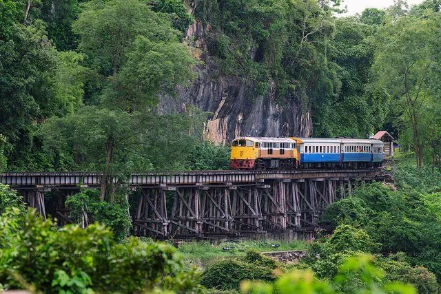 12 Jalur Kereta Paling Berbahaya Ini Bisa Bikin Adrenalinmu Terpacu. Tapi Keindahannya Bikin Candu! 16