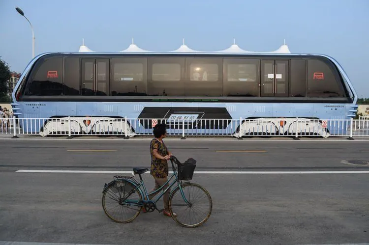 Transit Elevated Bus, Bus Raksasa Dan Terbesar Di Dunia. Hadir Jadi Solusi Macet di China! 12