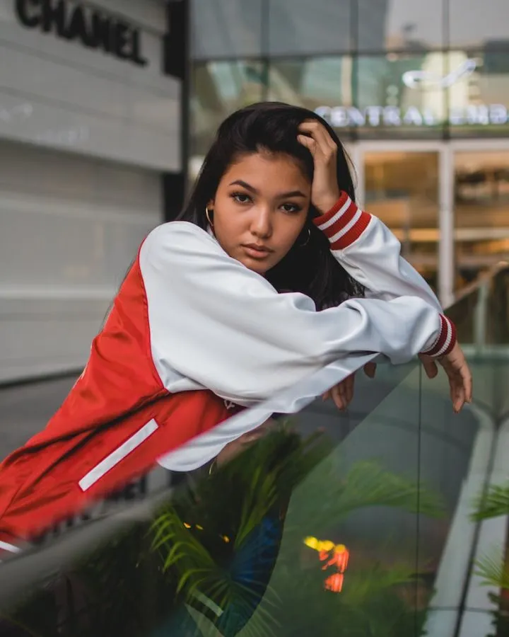 8 Fakta yang Bikin Kamu Beruntung Punya Warna Kulit Sawo Matang, Meski Kadang Suka Diremehkan 16