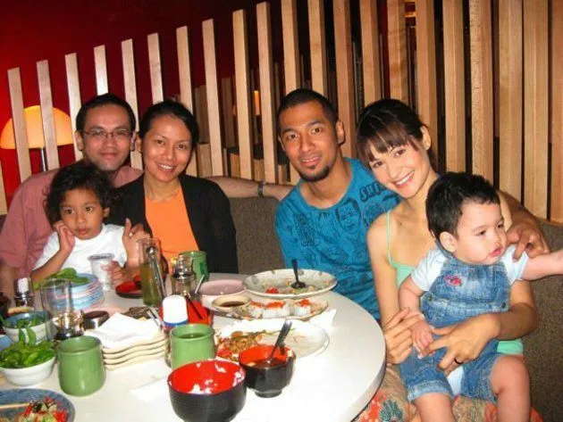 Para Selebriti Ini Membuktikan Kalau Akrab Sama Mantan Itu Hal yang Memungkinkan, Kenapa Kamu Tidak? 7